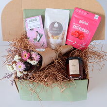 Load image into Gallery viewer, Artisan Women&#39;s Gift Box